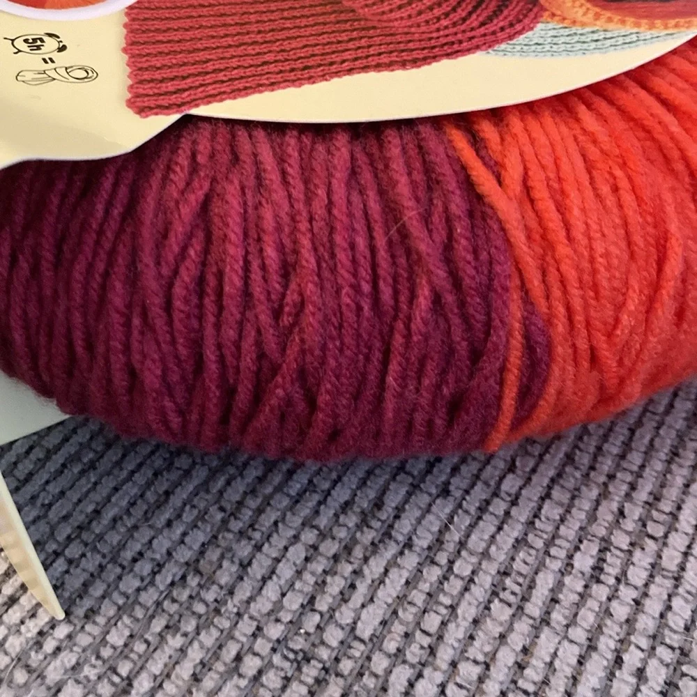 Yarnspirations Caron Big Donut yarn NEW Spiced ginger O’Go tangle free